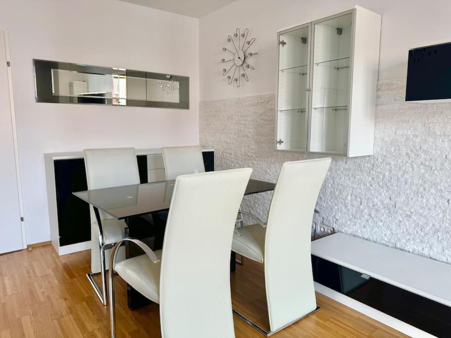 115 M2 Maisonette With Free Parking Apartment Wien
